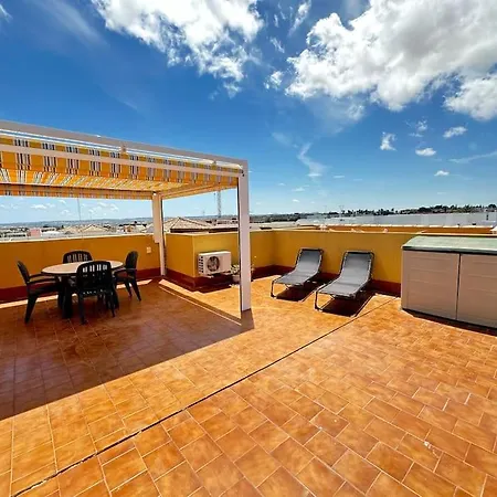Stunning Townhouse In La Herrada